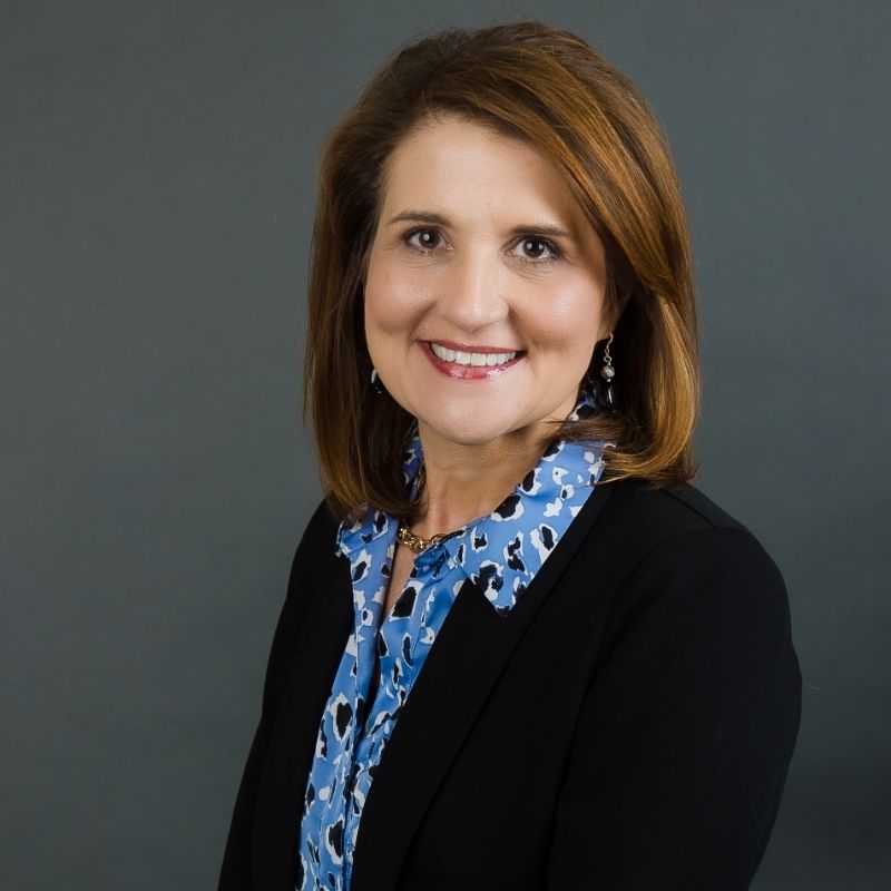 Kelly Thompson headshot